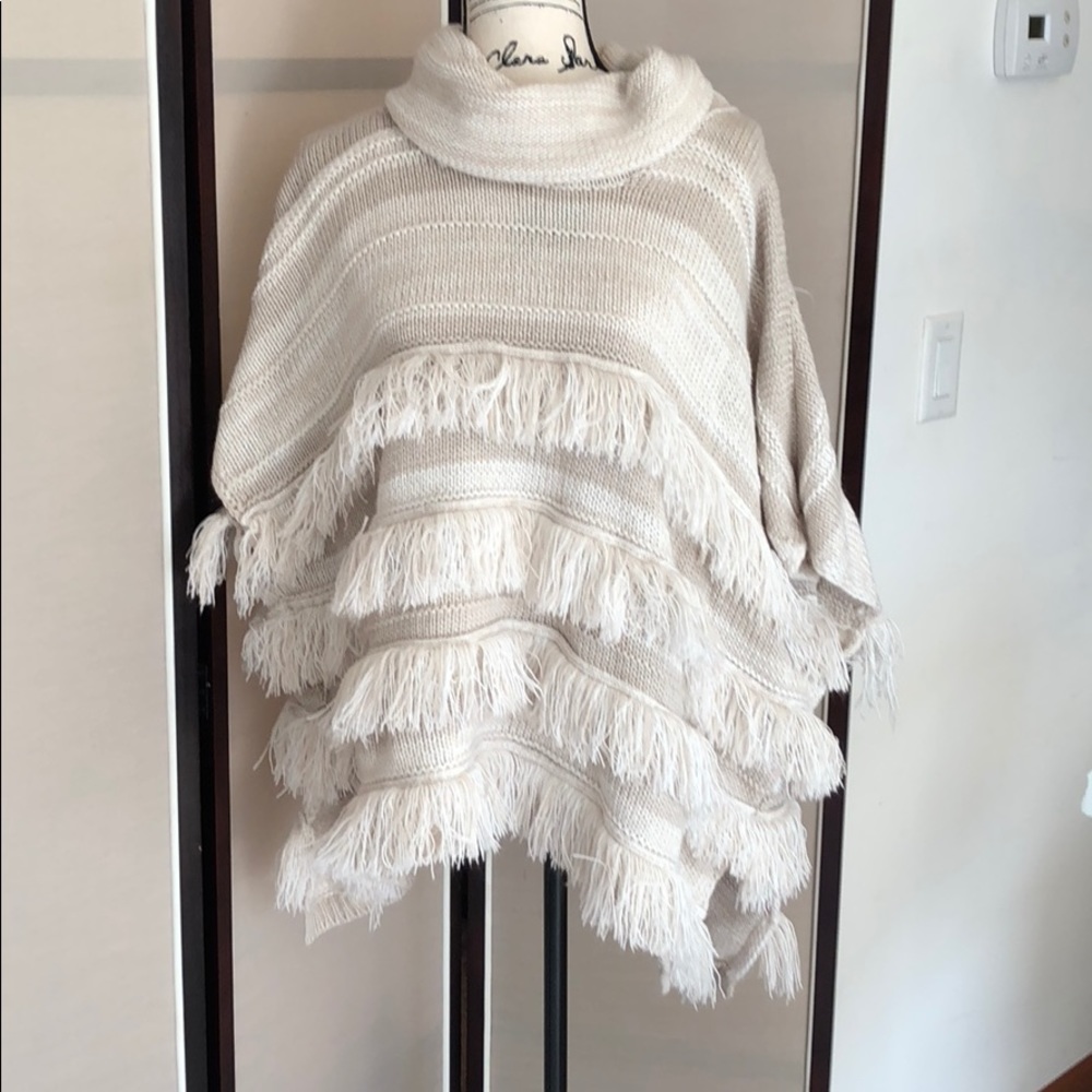 NY&co🌹Fringe trimmed cream sweater sleeveless S/M